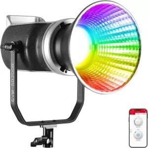 보웬스 마운트가 장착된 GVM 200W RGB 비디오 조명 APP/DMX 컨트롤이 2700K-7500K COB 연속 출력 초상화