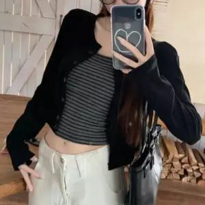 미니멀 여자 슬림 스트라이프 크롭 나시 가디건 세트 옷자락 코디