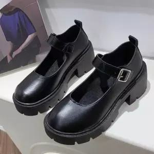 코디 여성화 하객룩 패션 슈즈 메리제인 통굽 데이트