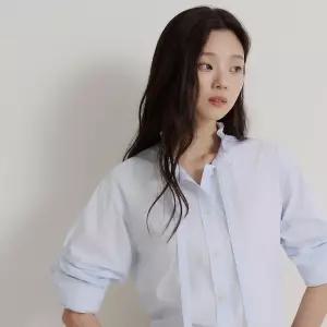 백화점 빈폴 레이디스 26잔스트라이프 타이 블라우스 - 스카이 블루 BF6864C15Q