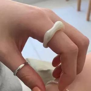 호마이카 물결 반지 오로라 아크릴 마블 레이어드 링 여름 패션 무지 진주 펄