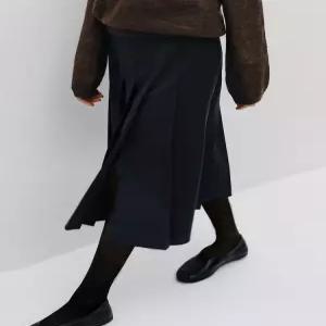 Blank03 wool pleats belt skirt deep navy 1480382