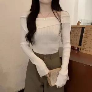 언발 사선 프릴 골지 포인트 니트탑 화이트