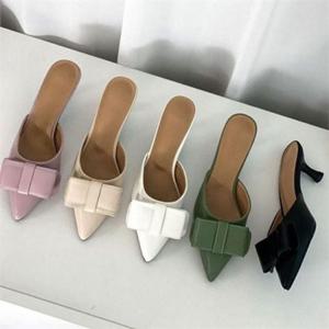 여성 미들 힐 뮬 여성 스틸레토 뮬 데일리 사무실 뾰족코 블로퍼 슬리퍼 구두 페이턴트 하객룩 로우힐