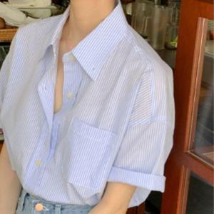 여성 잔잔한 스트라이프 카라 반팔 셔츠 스카이블루 1P 루즈핏 여름 남방