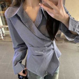블라우스 카라 브이넥 허리라인 버튼 긴팔 데일리 출근룩 가을 상의 여성 스트라이프 랩