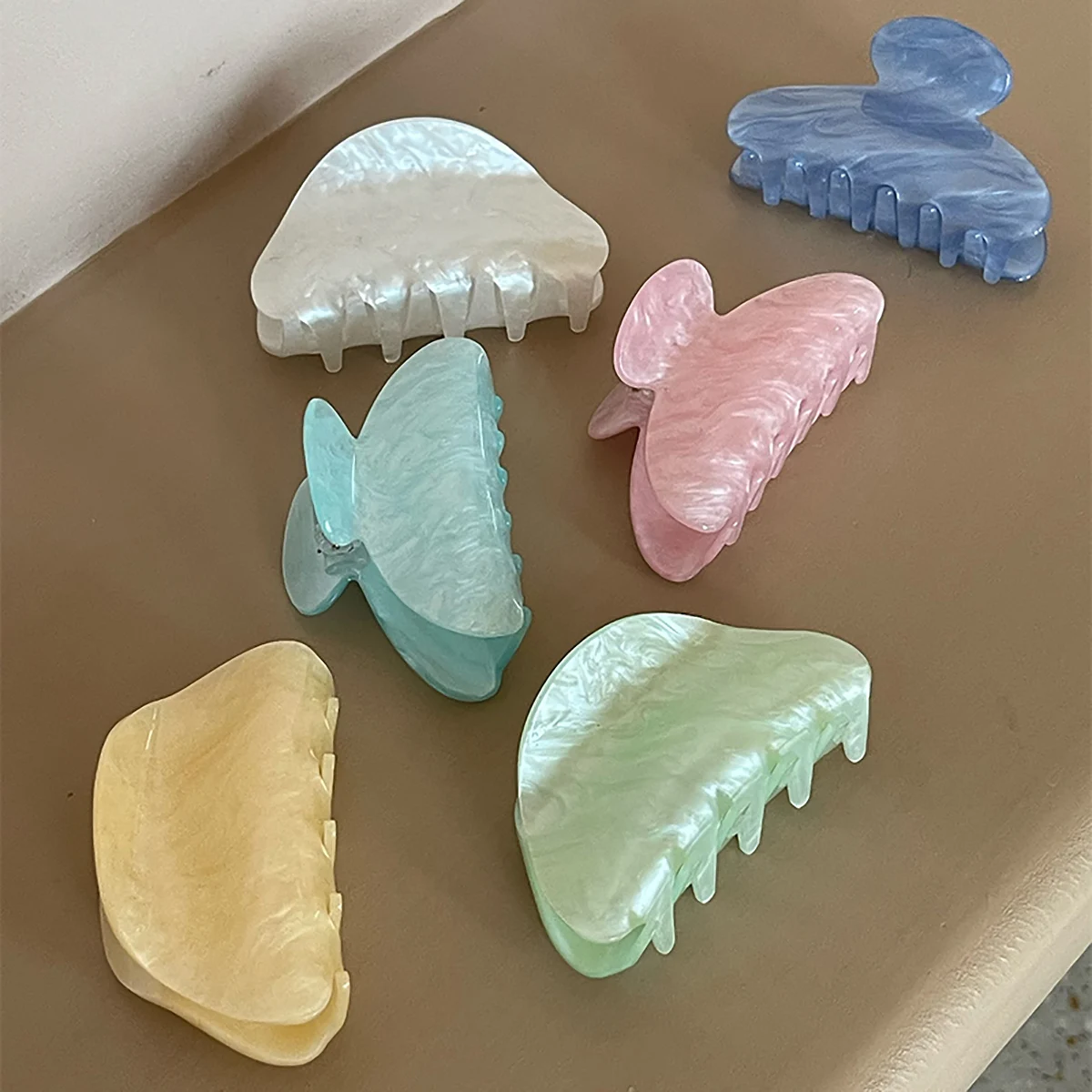 우아한 머리 발톱 클립 아크릴 대형 반원형 상어 클립 간단한 달콤한 반 머리 여성 헤어 액세서리