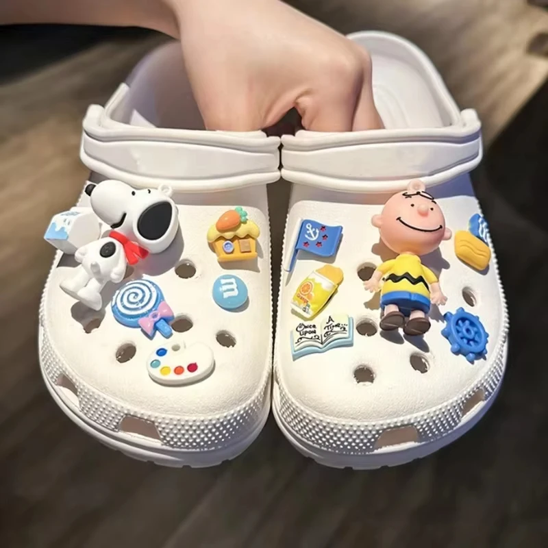 핫세일 스누피 슈즈 참즈 (클로그용) 3D DIY 인형 신발 버클 장식 샌들 액세서리 파티 선물 & 선물 세트