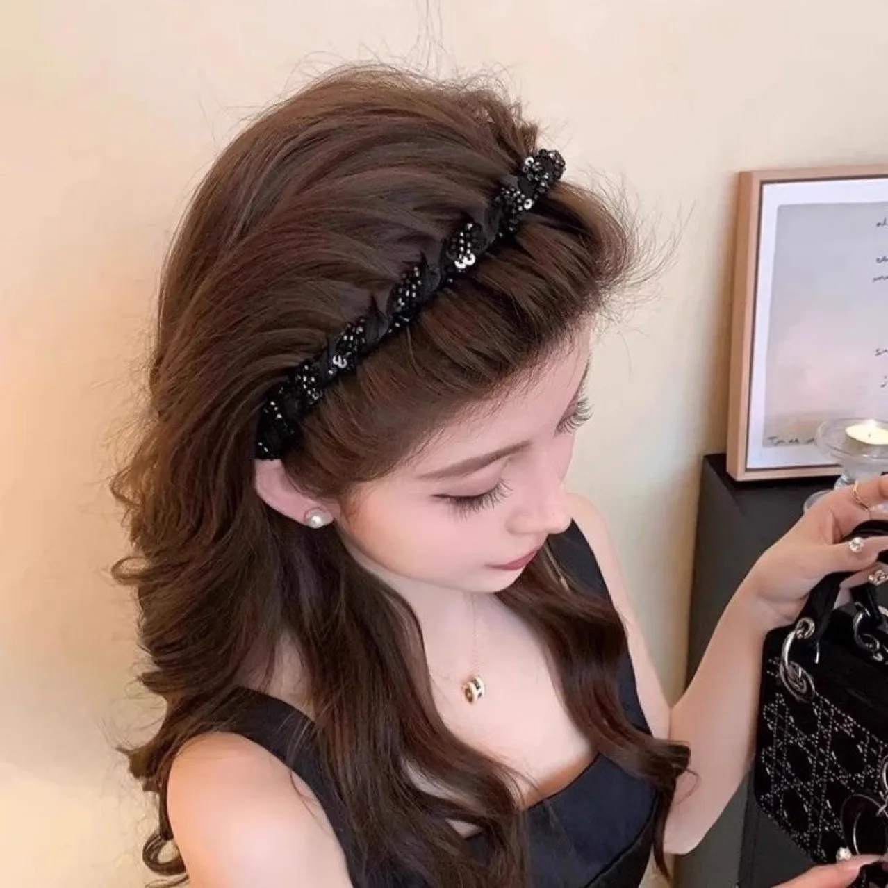 여성을위한 우아한 반짝 이는 라인스톤 머리띠 미끄럼 방지 헤어 밴드 패션 소녀 세안 헤어 밴드 헤어 액세서리