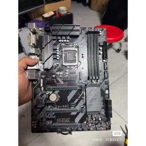기가바이트 Z370-HD 3 메인보드는 LGA1151 소켓을 갖추고 있으며, 8/9세대 코어 및 DDR4 메모리를 지원합니다. M-ATX 폼 팩터, M.2 지원