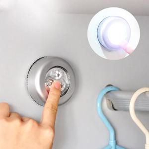 2Pcs LED 무선 야간 조명 배터리 구동 손으로 누르면 비상 조명 라운드 침대 옆 램프 독서 작은 야간 조명