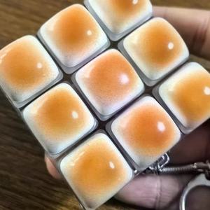 캐러멜 빵 스트레스 해소 키보드 키체인 버튼 키캡 배낭 펜던트 학생 사무실 성인용 액세서리 1개