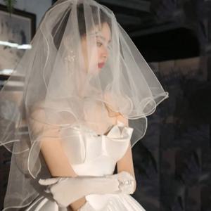 우아한 두 겹 신부 베일 짧은 컬 웨딩 베일 부드러운 튤 화이트 신부 머리 장식 웨딩 액세서리