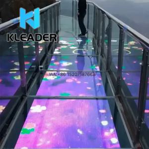 무게에 의해 균열이 생기는 유리 다리 보행로를 위한 인터랙티브 플로어 LED 디스플레이, 3D 증강 현실 게임, 가상 현실