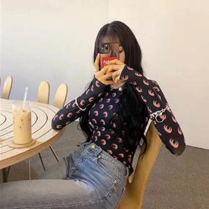 문 프린트 긴팔 베이스 셔츠 여성용 슬림핏 프린트 티셔츠 자외선 차단 이너웨어 레이어링 스킨 의류 독창적인 디자인