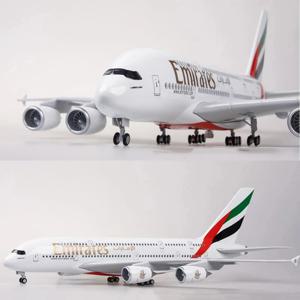 에어버스 A380 UAE/에미레이트 항공 장난감 비행기 모델 1/160 스케일 18인치 대형 모형 비행기 장난감 키트 스탠드 포함 여객기 모형 비행기