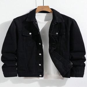 남성용 봄-가을용 데님 재킷. 검은색 미니멀리즘 코트. 데일리 캐주얼. 세련되고 트렌디한 스타일.