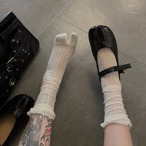 편안한 부드러운 통기성 코튼 여름 얇은 스플릿 발가락 여성 메쉬 양말 아이스크림 캔디 컬러 두 발가락 일본 타비 삭스