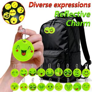 50PCS/30PCS/20PCS/10PCS 야간 조명 반사 키체인 여러 가지 웃는 얼굴 표정 양면 PVC 걸이 액세서리