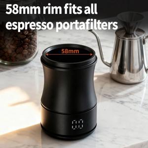 58mm 측정 컵과 0.1g의 고정밀 커피 저울이 함께 제공되는 2-in-1 디스플레이 에스프레소 도구 – 세련된 디자인의 바리스타 도구, 선물용으로 좋습니다.
