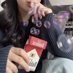2026 인스타그램 스타일 재미있는 담배갑 모양 장난감 사진 소품 재미있는 선물 버블 머신 야외 휴대용 장치 파티 선물