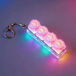 클릭 가능한 키보드 키체인 LED 조명 - 스트레스 불안 완화 장난감, 사무실 장식 선물용 휴대용 데스크탑 액세서리