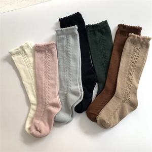 하이 퀄리티 클래식 어린이 무릎 높이 양말, 부드러운 코튼 메쉬, 통기성 할로우 아웃, 긴 양말, 0-8 세