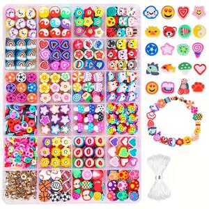 400+pcs 다채로운 귀여운 만화 부드러운 점토 타일과 황금 스페이서 비즈 조합 세트, DIY 우정 팔찌 목에 적합