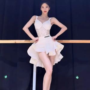 여성 라틴 댄스 복장 레이스 브래지어 점프 슈트 탑 프릴 스커트 성인 여성 댄스 경연 대회 무대 공연 의상