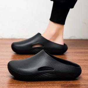 남성 슬리퍼 방수 미끄럼 방지 요리사 신발 통기성 슬립 캐주얼 홈 슬리퍼 경량 비치 샌들 남성 가든 나막신