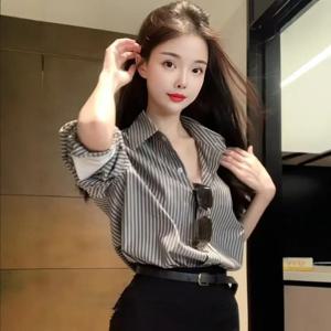 클래식 스트라이프 여성 봄 가을 블라우스 셔츠 오피스룩 긴팔 턴다운 칼라 루즈 블루사 탑 한국 의류 신상