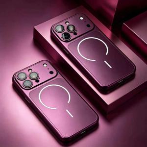 아이폰 18, 17, 17 Air, 16, 15, 14, 13 Pro Max용 고급스러운 무광 PC 소재의 충격 방지 무선 충전 케이스 (MagSafe 호환)
