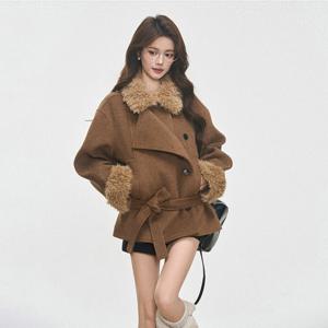 두꺼운 캐시미어 모직 코트 여성용 짧은 스타일 한국 버전 겨울 코트 브라운 모직 코트 푹신한 칼라 캐주얼 패션