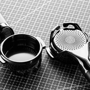IKAPE 에스프레소 바텀리스 포터필터, 정밀 바스켓 필터 포함, 스테인레스 스틸 딥 블랙, 58mm E61/Lamarzocco 머신용