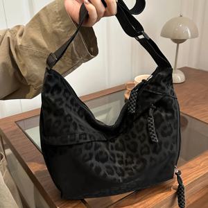 여성용 1pc 레오파드 프린트 크로스바디 백, 조절 가능한 스트랩이 있는 트렌디한 캐주얼 숄더백, 세련된 지퍼 포켓 지갑