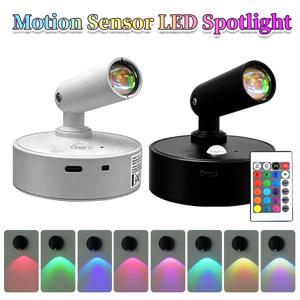 조정 가능한 LED 스포트라이트, 리모컨 충전식 모션 센서 야간 조명, RGB 침실 침대 옆 벽 램프 스포트라이트, 실내 장식 조명