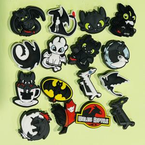 뜨거운 판매 16 개/대 드래곤 이빨없는 만화 PVC 정원 구두 매력 신발 장식 DIY 팔찌 어린이 파티 선물