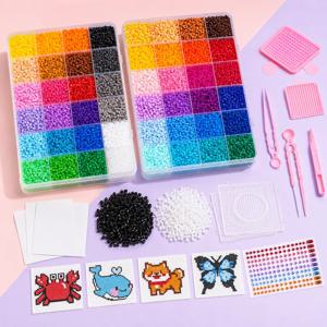 퓨즈 비즈 키트 8400개 144색 2.6mm 비즈 공예 키트 (페그보드, 멜팅 비즈, 다림질 종이, 핀셋 및 다채로운 고리 포함)