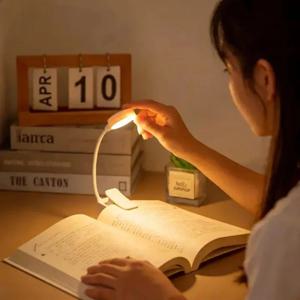 USB 독서등, 3가지 색상 모드 조절 가능한 눈 보호 LED 책상등, 침실용, 휴대용 사무실/학습용 야간 조명