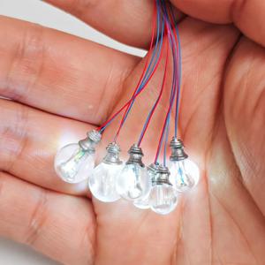 소형 원형 전구 모델 장난감 1:87/100/150 스케일 3V LED 전구 천장 램프 DIY 인형 집 장식 액세서리 5Pcs