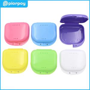 PIORPOY 다채로운 틀니 청소 상자 통풍구가있는 플라스틱 마우스 가드 리테이너 케이스 틀니 기기 컨테이너 구강 관리