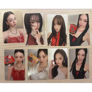 세련된 캐주얼 스타일의 의상, 수집용 로모 사진 카드, 스크랩북이나 다이어리에 활용할 수 있는 종이 카드, 장식용 또는 선물용으로 좋습니다.