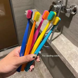 5pcs 울트라 소프트 칫솔 세트 컬러 남성 여성 성인 가정용 칫솔 여행 및 호텔용 민감한 잇몸을 위한 구강 위생