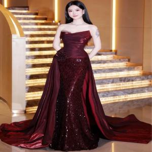 프랑스 신부 들러리 토스트 클라렛 드레스 럭셔리 유럽 트렌드 약혼 의상 연회 스트랩리스 호스트 와인 레드 이브닝 가운 TP066