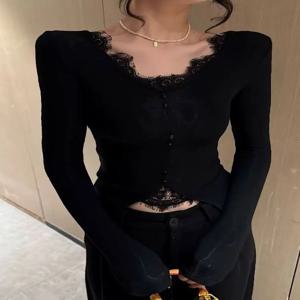 우아한 레이스 스플라이스 긴팔 티셔츠 여성 슬림핏 가을 겨울 스타일 베이스 셔츠 세련된 한국 버전 V넥