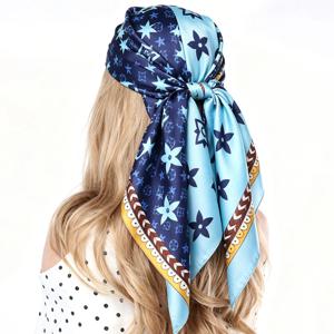 새로운 핫세일 명품 여성 패션 90X90cm 프린트 스퀘어 스카프 실크 스카프 숄 헤어밴드 넥 디자인 히잡 반다나 네크리치프
