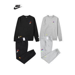 (SET)나이키 멀티스우시 에센셜  맨투맨+조거팬츠 세트