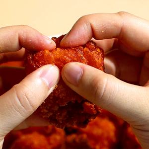 [갓치킨15분완성] 닭가슴살 순살치킨 매콤 1kg