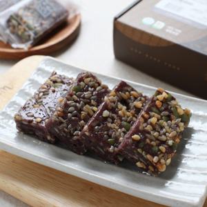 [행복한떡공방]흑미견과찰떡 700g × 1박스