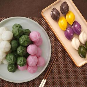 [명인 떡] 이호성 명인 국산쌀로 만든 오색송편 800g+삼색 꿀떡 800g